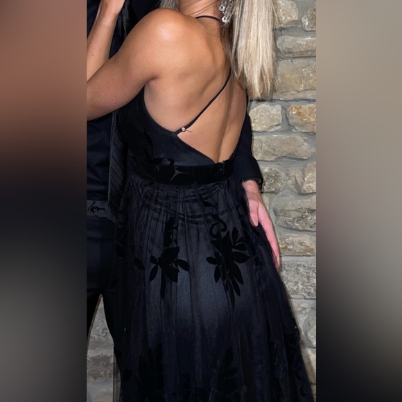 Black Formal Gala Dress - Picture 3 of 5